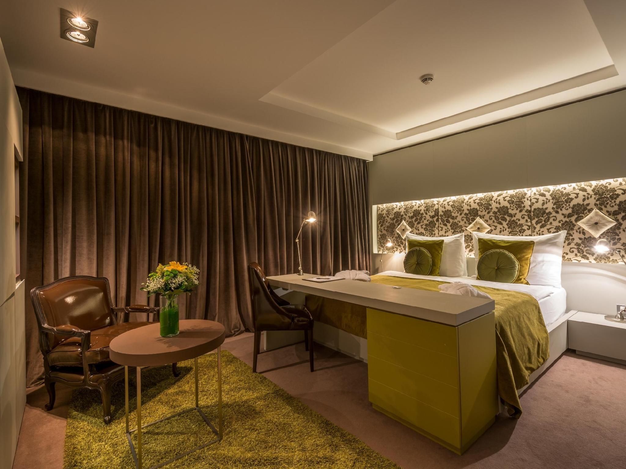 Hotel UNIC Prague Deluxe Room