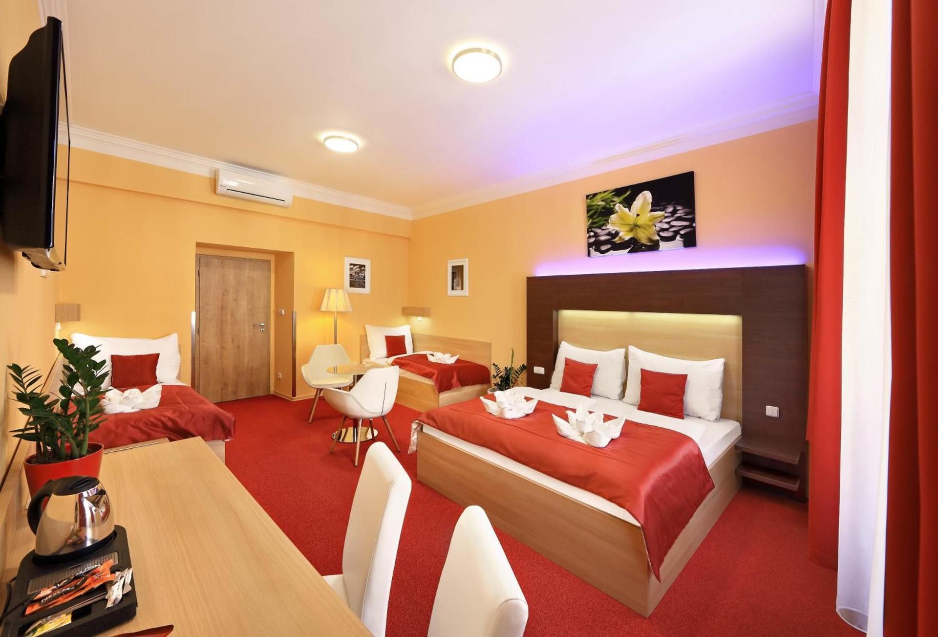 Deluxe Family Suite