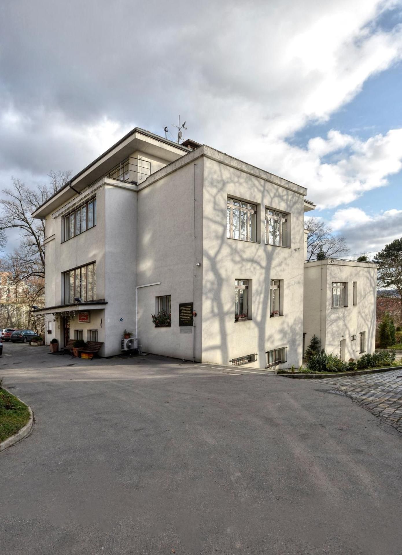 Hotel Jana / Pension Domov Mladeze