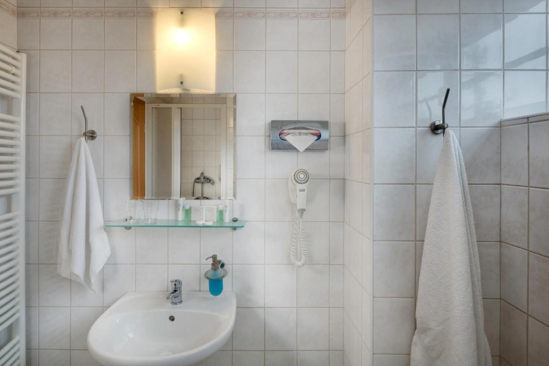 Hotel Otar Triple Room 2