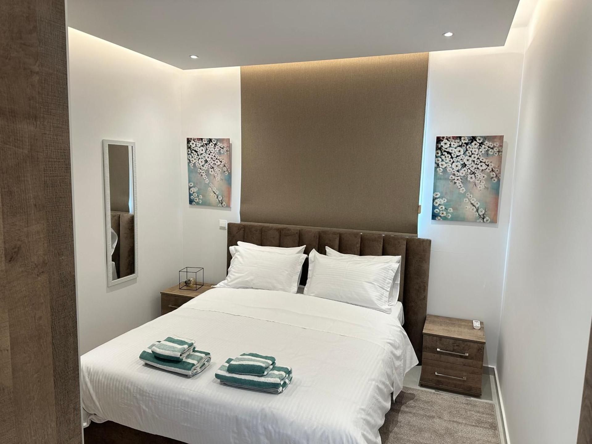 Superior One-Bedroom Apartment with Balcony