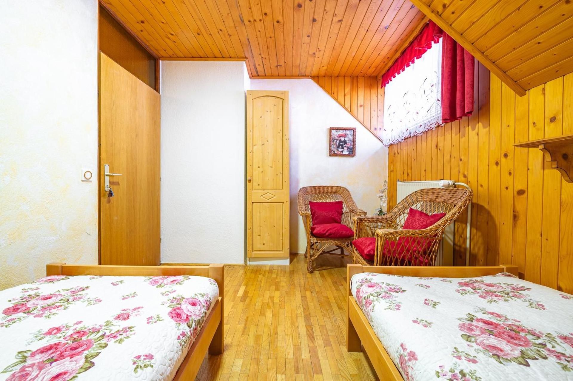 Twin Room with Shared Bathroom