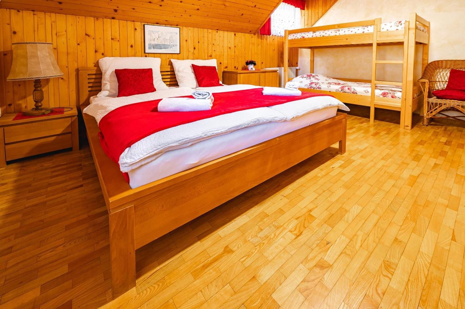 Quadruple Room with Shared Bathroom
