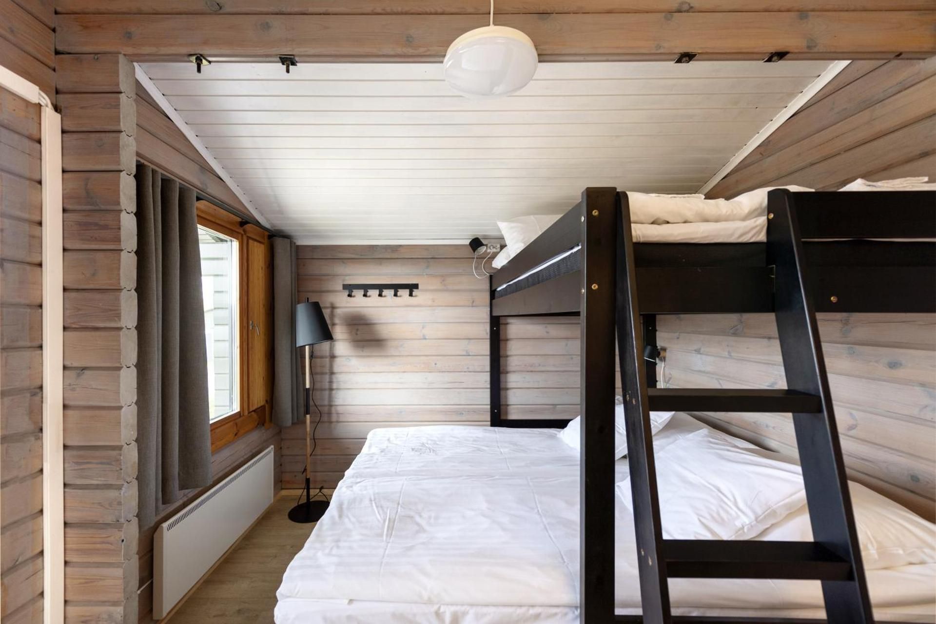 Small Family Cottage with Shared Bathroom