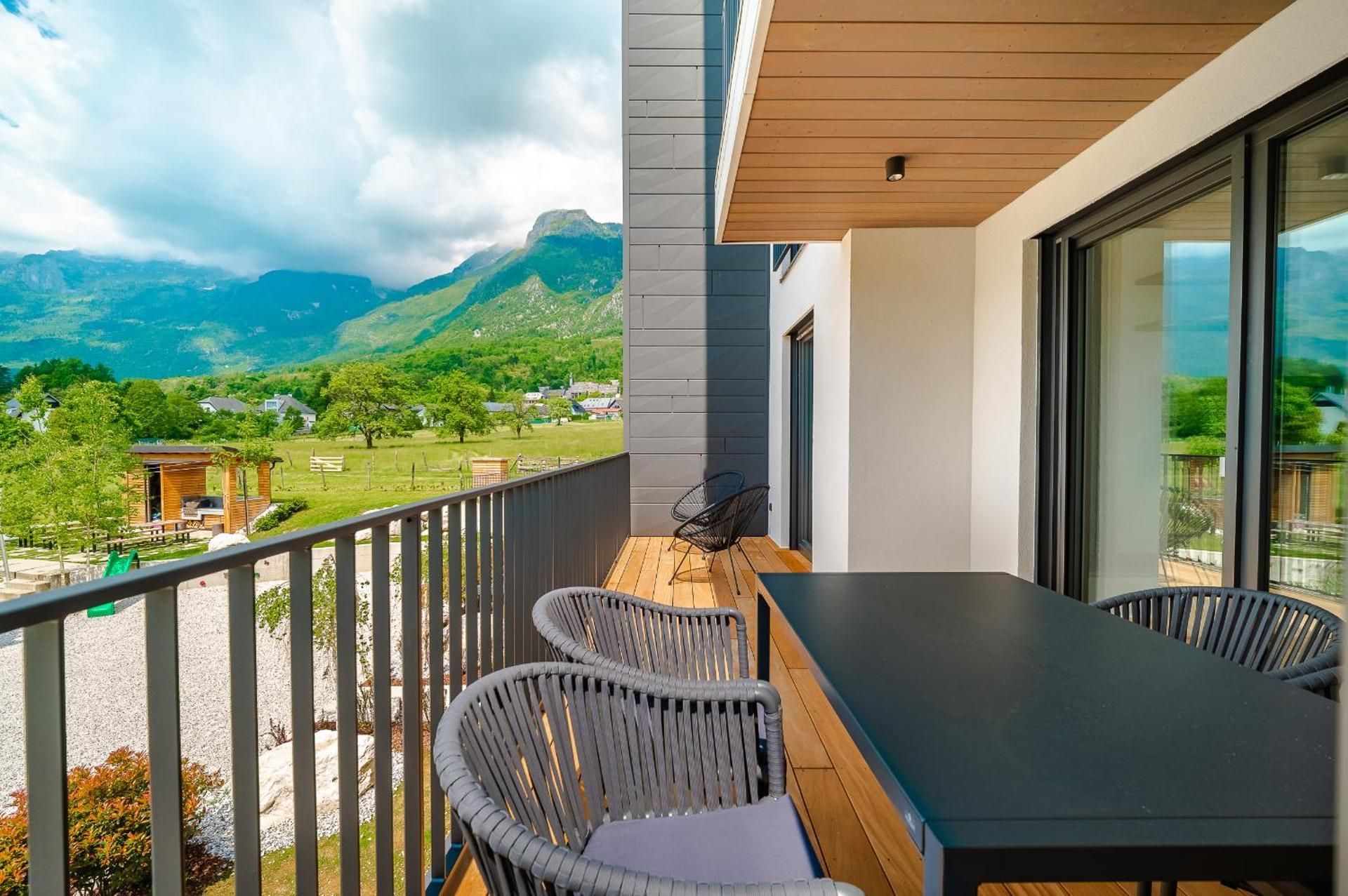 Superior One-Bedroom Apartment with Balcony
