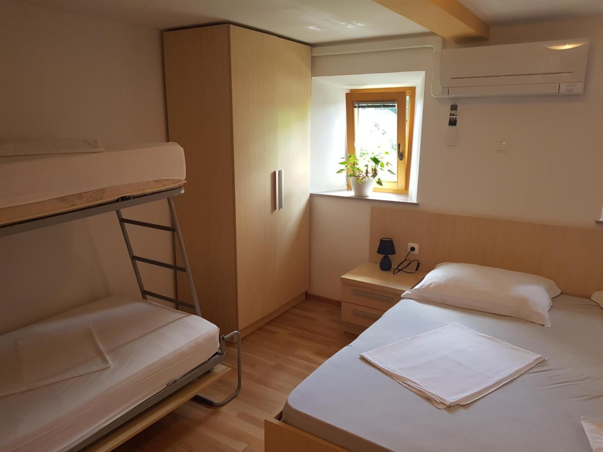 One-Bedroom Apartment (4 Adults)
