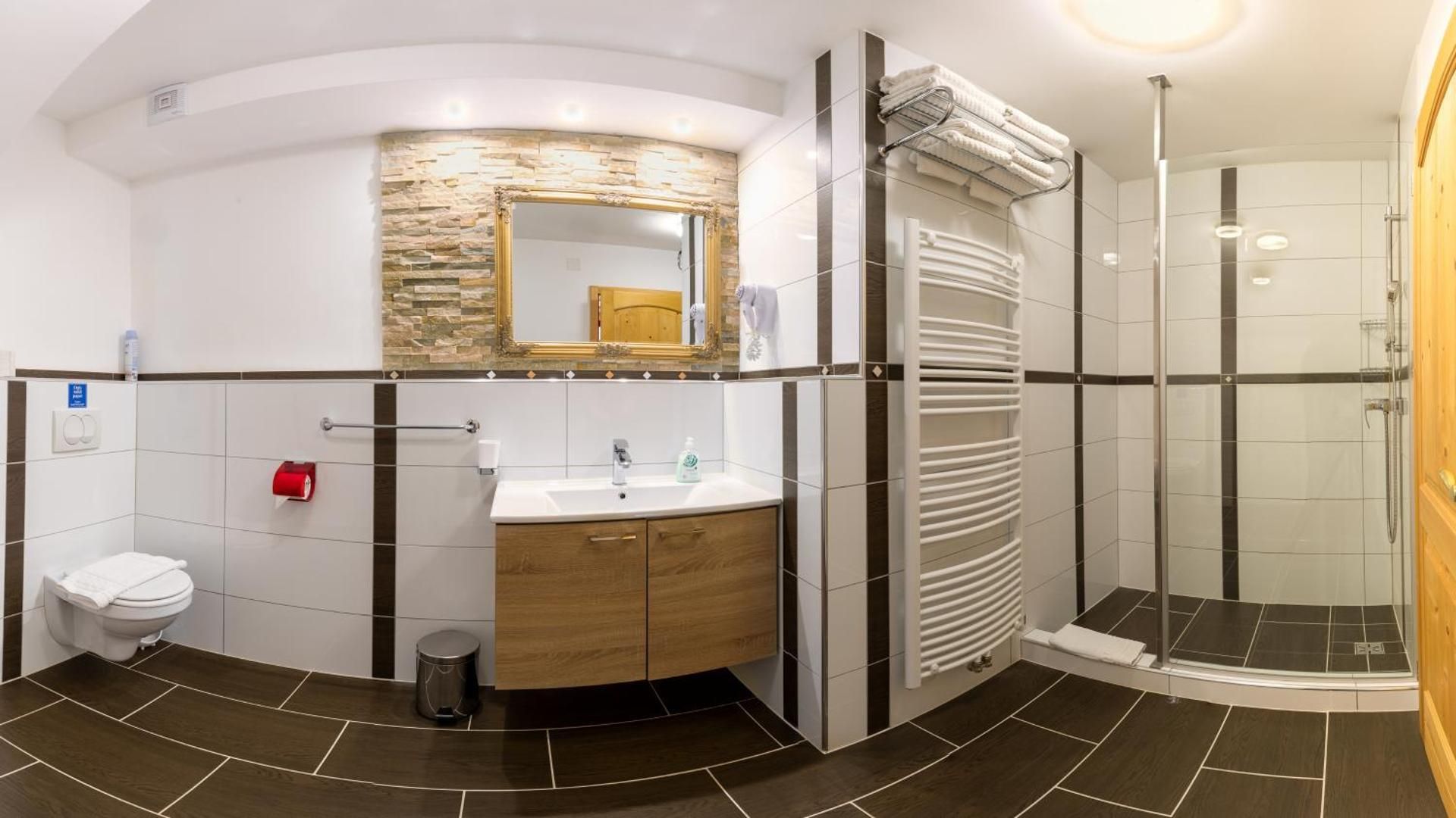 Comfort One-Bedroom Apartment (Basement)