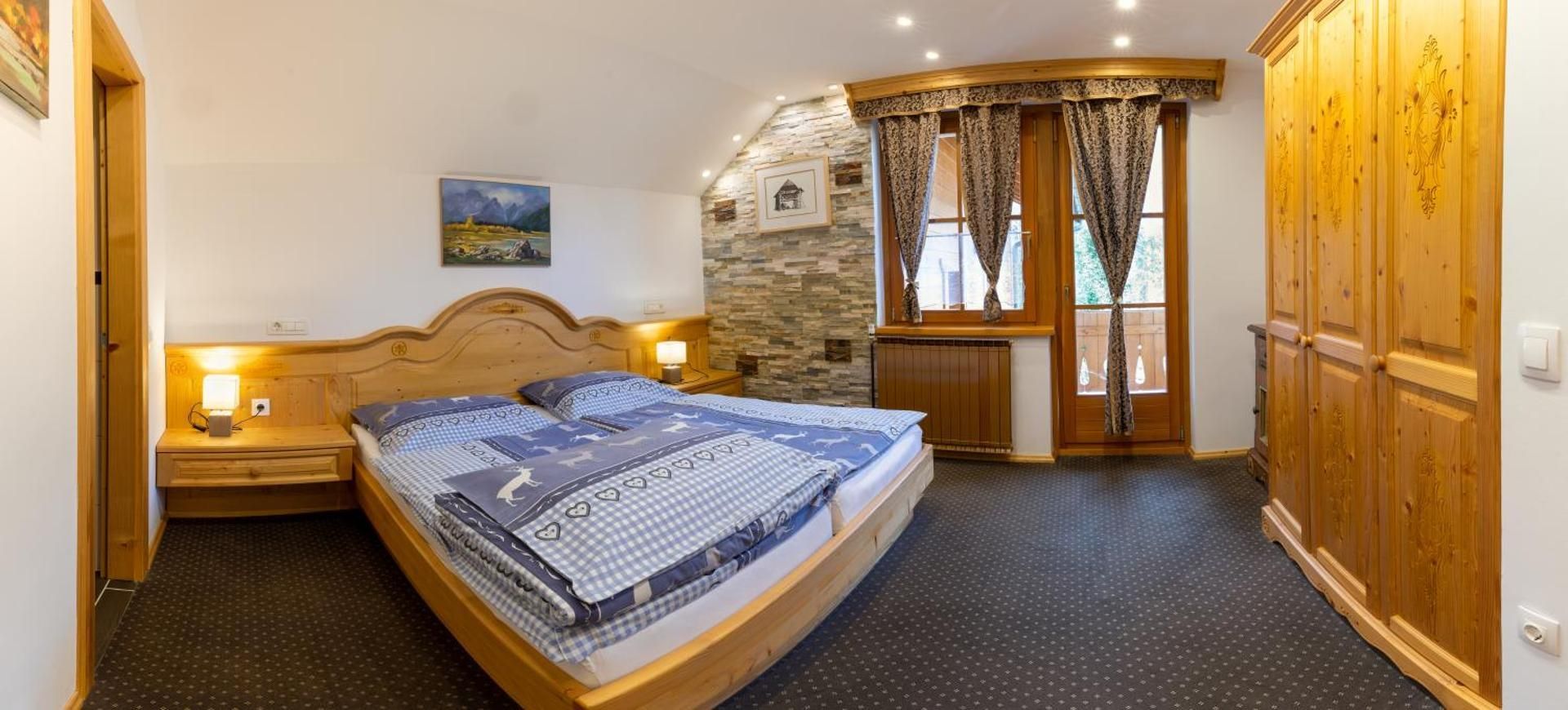 Comfort One-Bedroom Apartment with Balcony and Mountain View