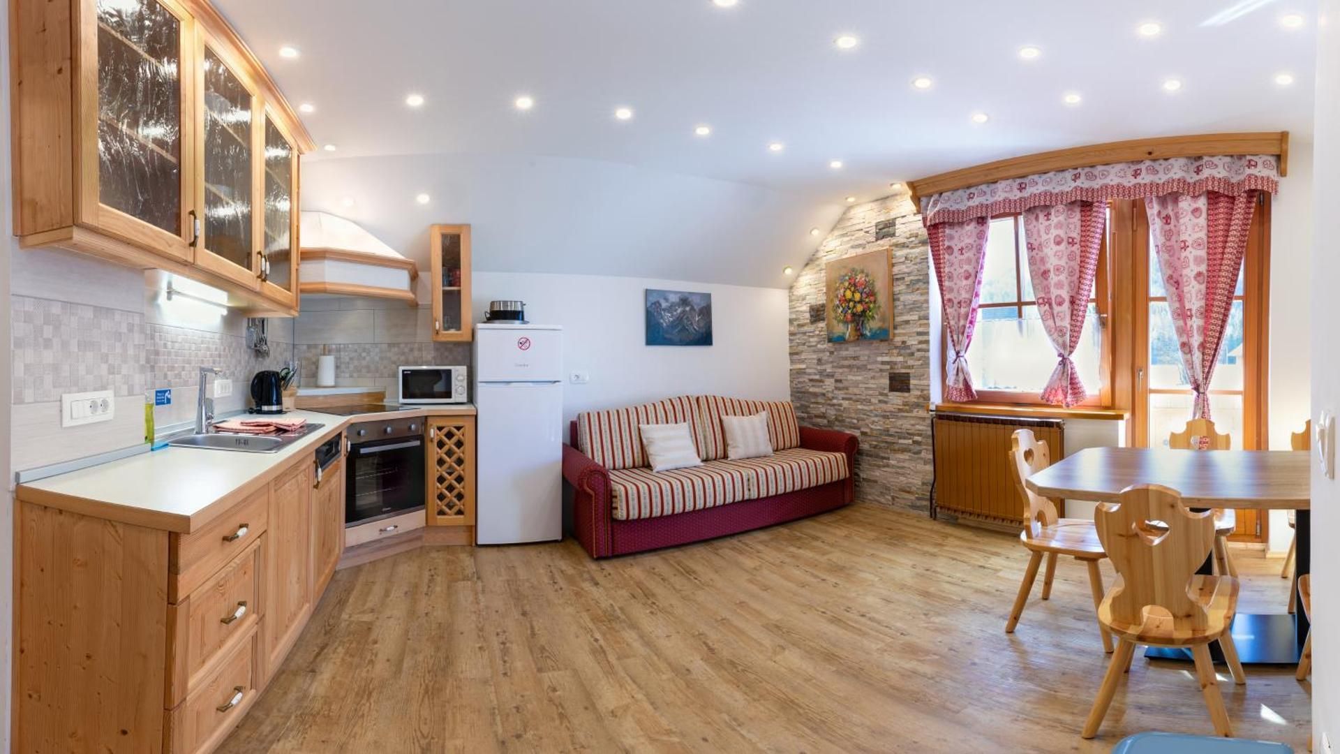 Comfort One-Bedroom Apartment with Balcony and Superior Mountain View