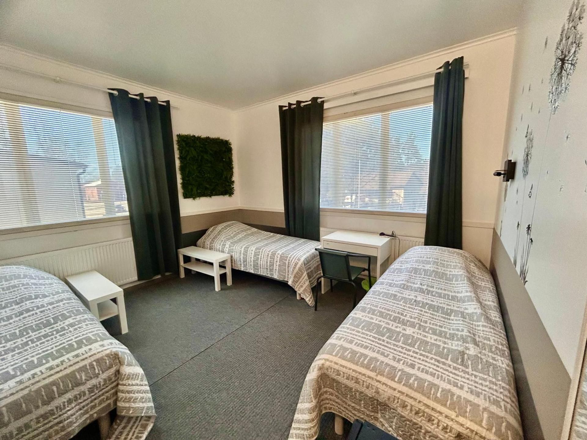 Basic Triple Room with Shared Bathroom