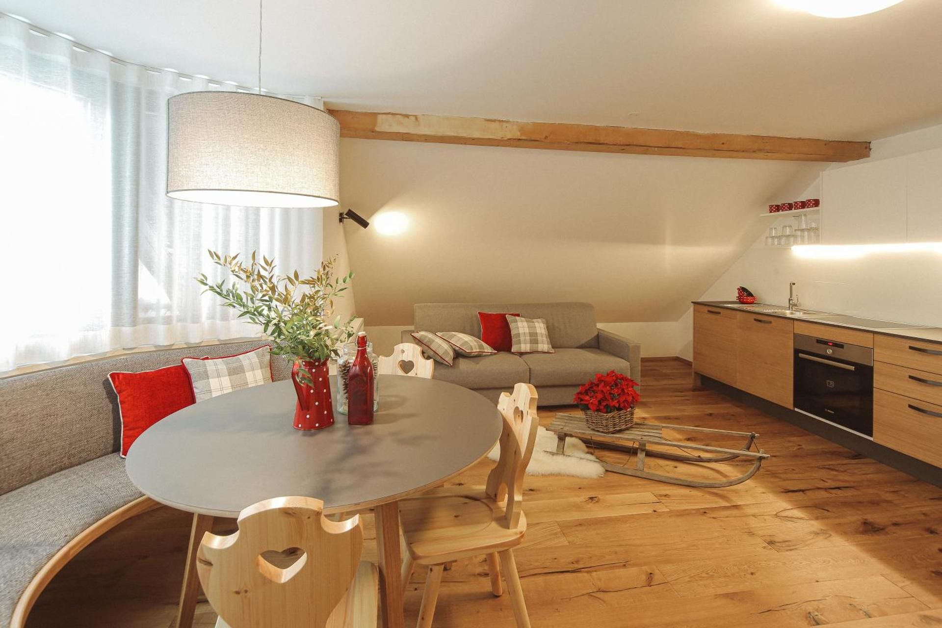 Two-Bedroom Apartment - Attic (6 Adults)
