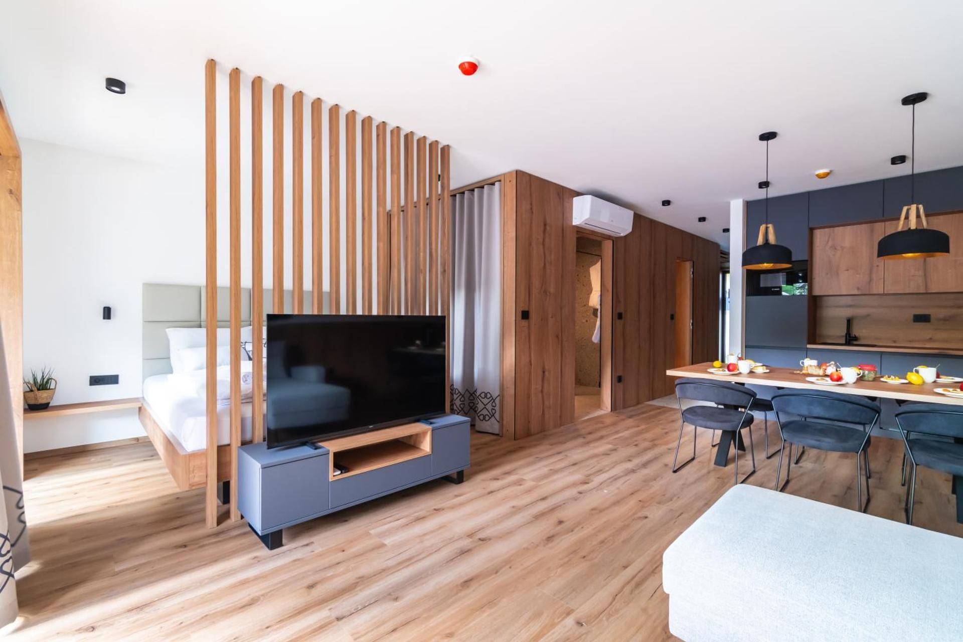 Superior Apartment with Terrace and Hot Tub