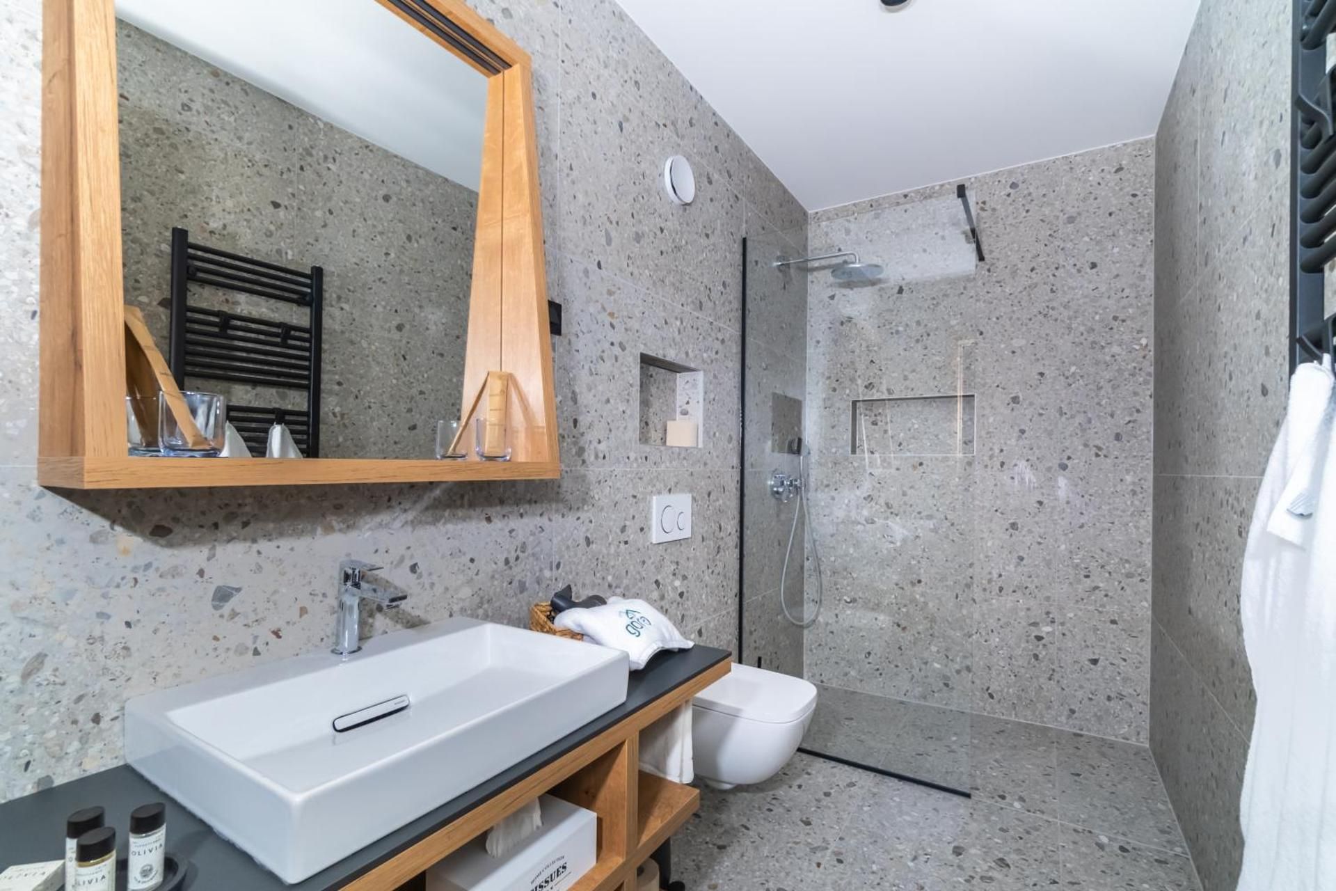 Two-Bedroom Apartment with Panoramic Balcony