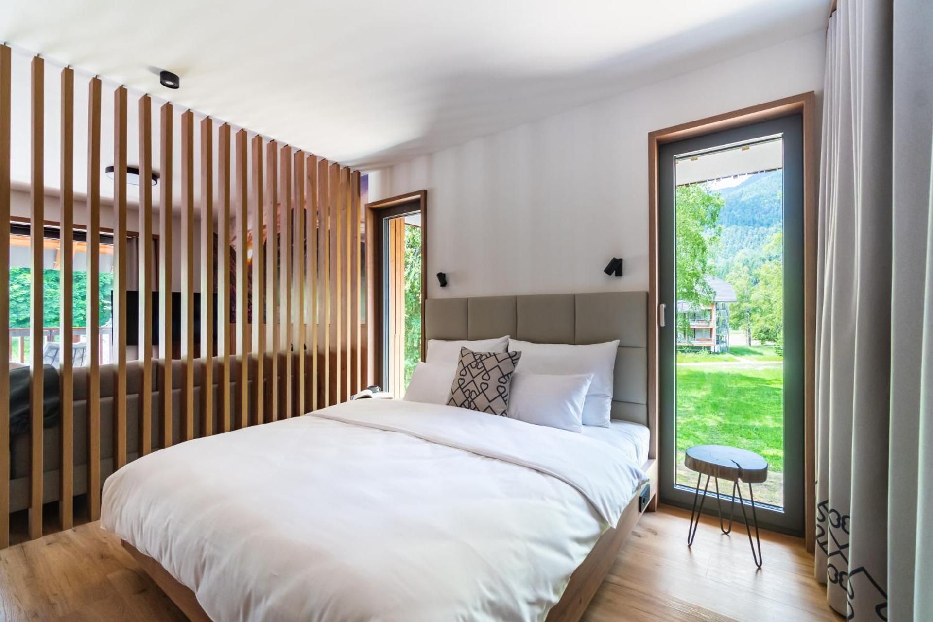 Family Two-Bedroom Apartment with Terrace and Hot Tub