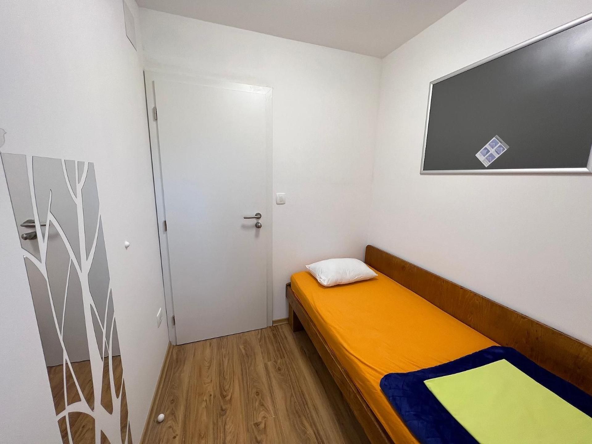 Single Room with Mountain View