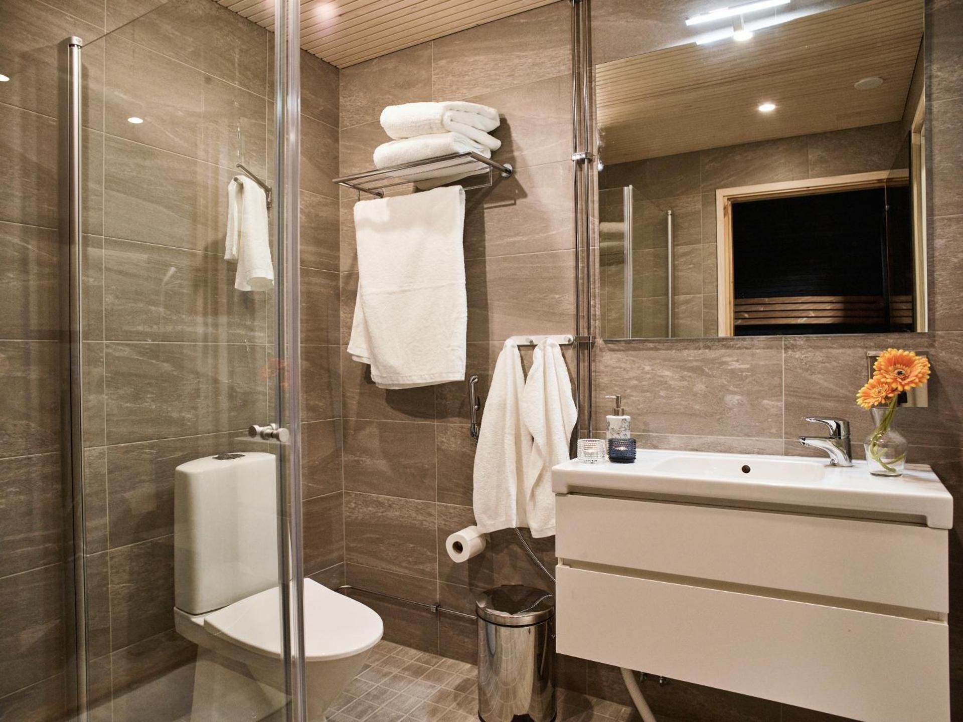 Aurora Honeymoon Suite
