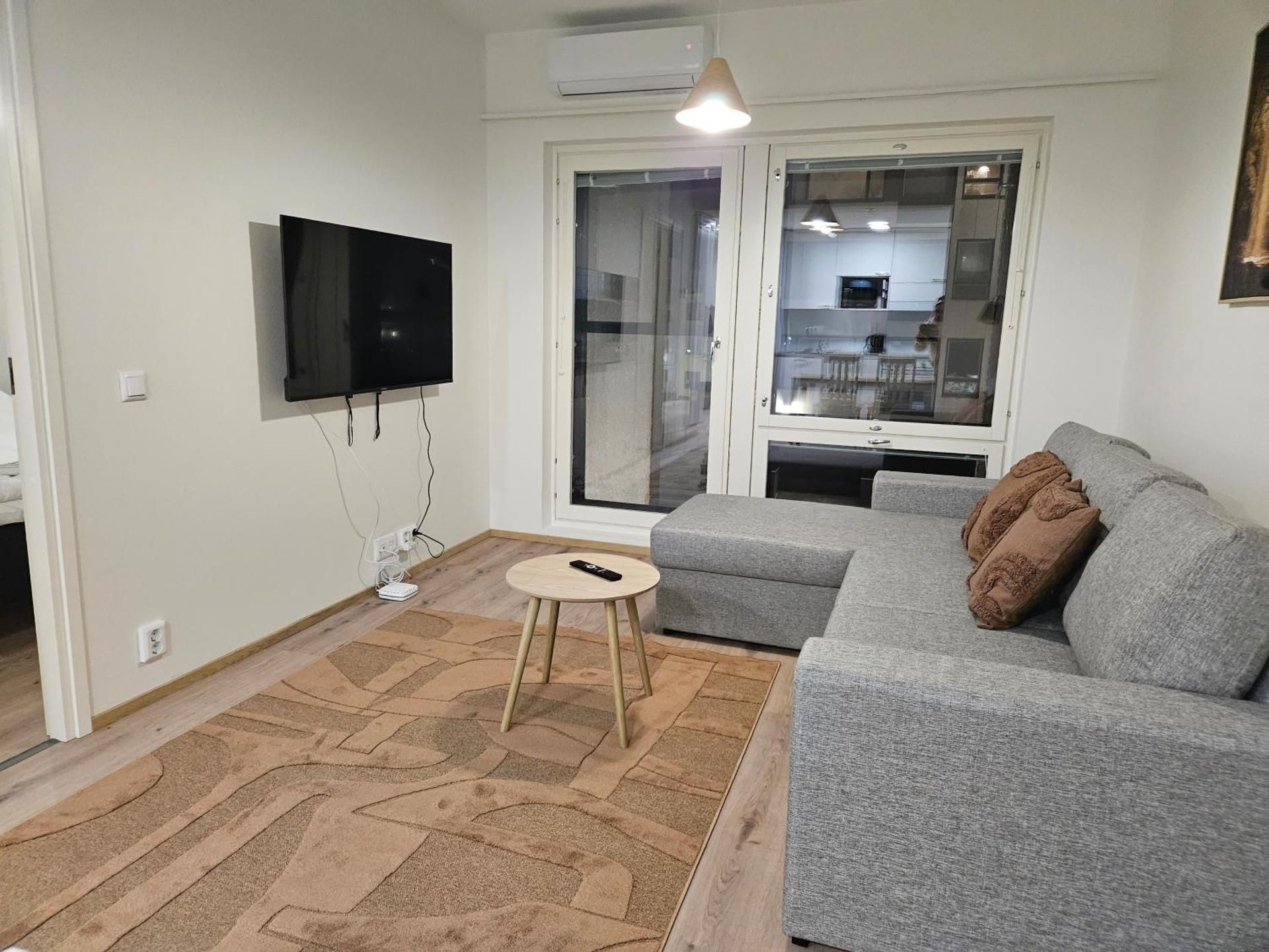 One-Bedroom Apartment