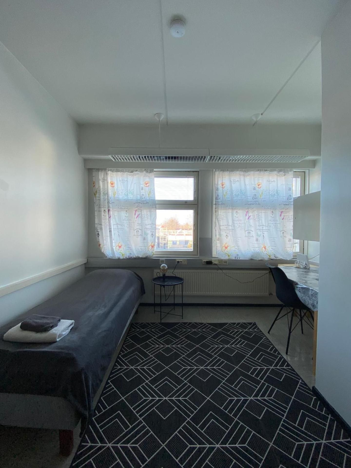 Single Room with Shared Bathroom