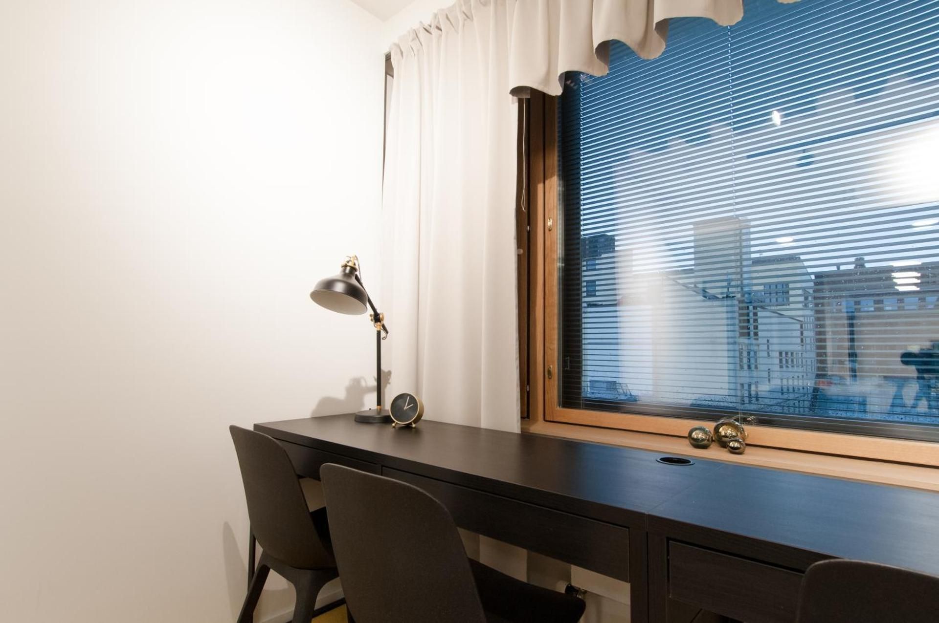 shared lounge/tv area