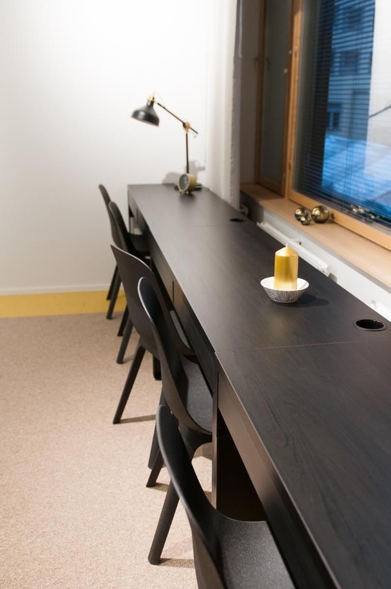 shared lounge/tv area