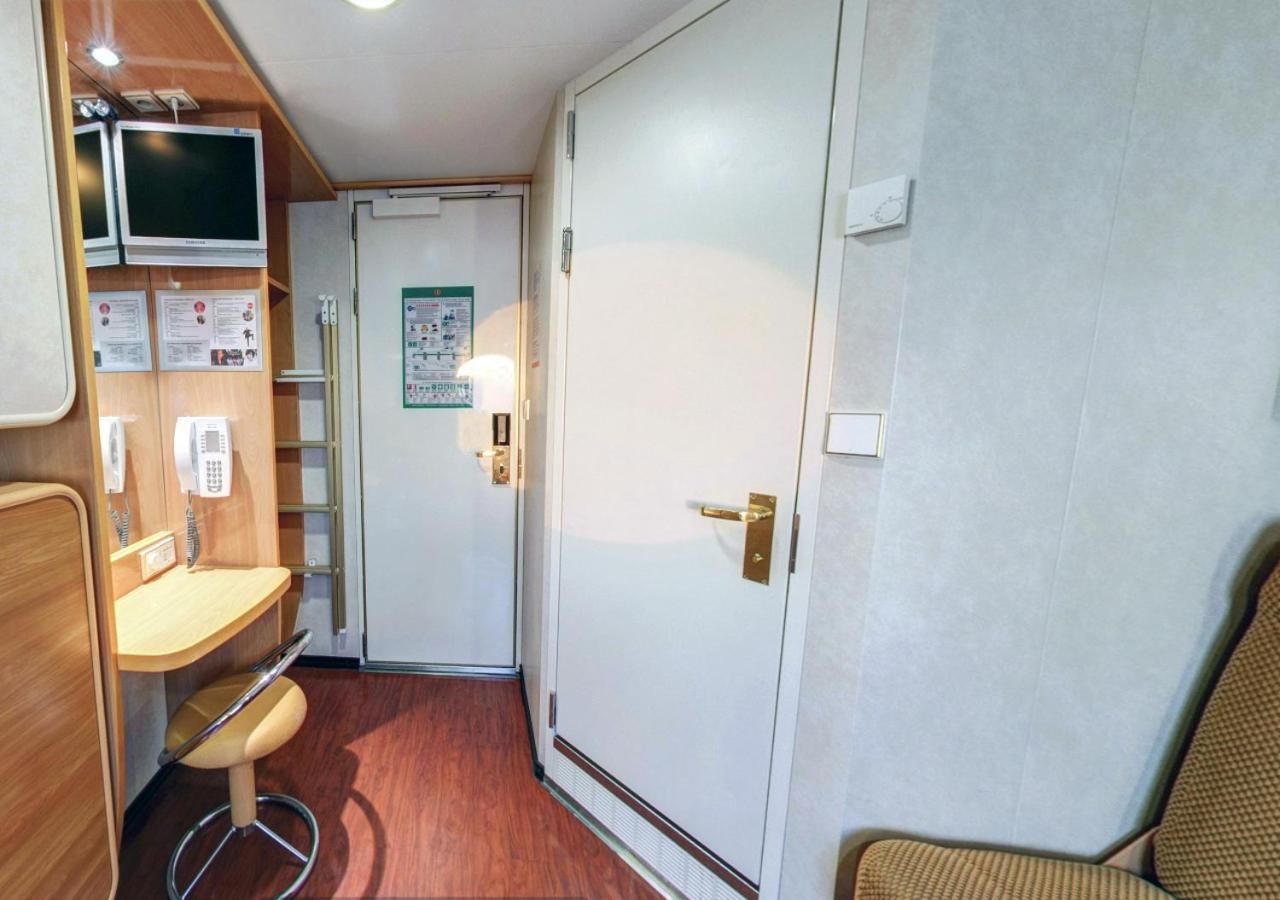 Viking Line ferry Viking XPRS - One-way journey from Helsinki to Tallinn Seaside Standard Allergy