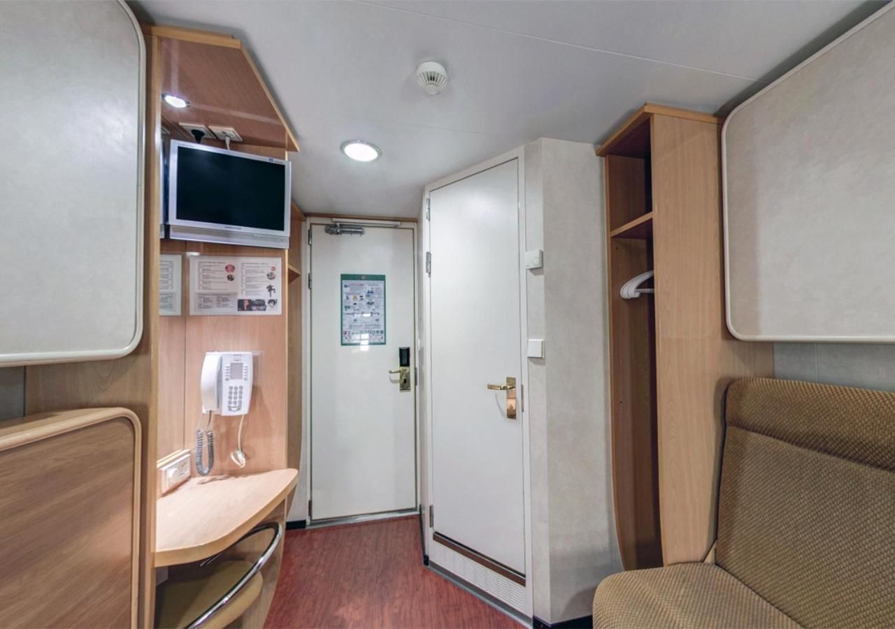 Viking Line ferry Viking XPRS - One-way journey from Helsinki to Tallinn Inside Standard Allergy 3