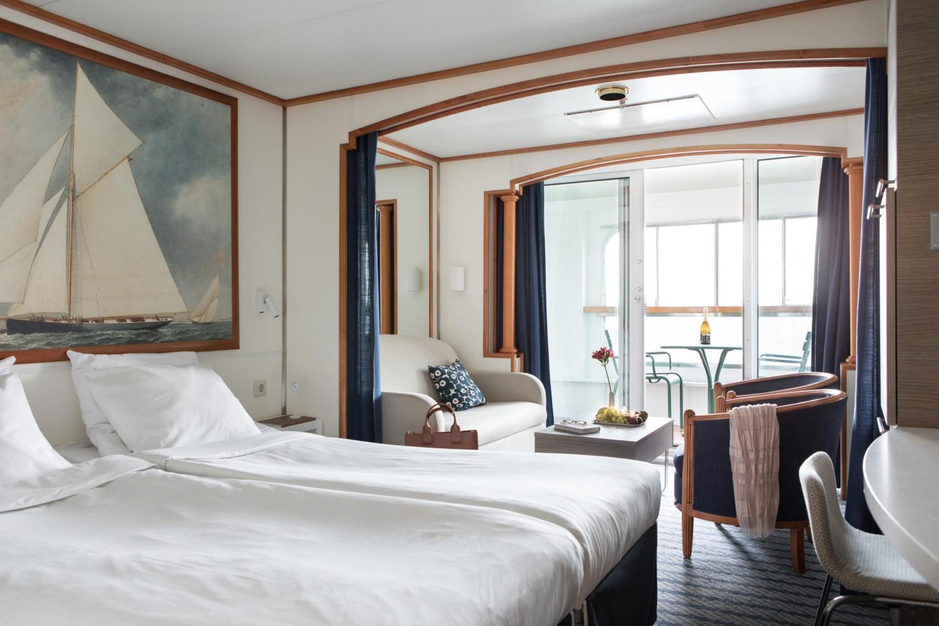 Commodore Cabin with Balcony and Sea View