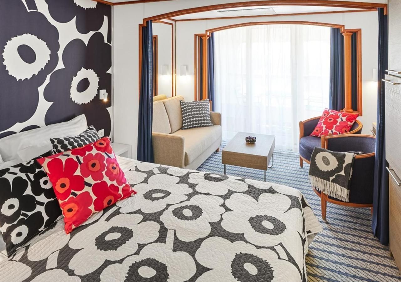 Commodore Cabin with Balcony and Sea View