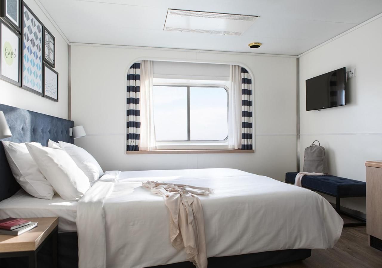 Deluxe Cabin with Sea View
