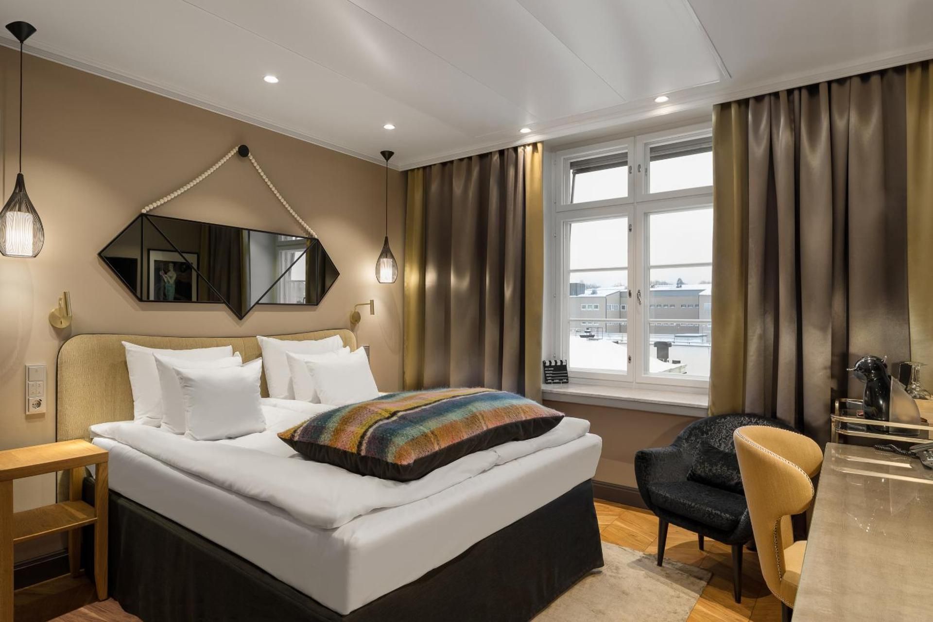 Solo King Room