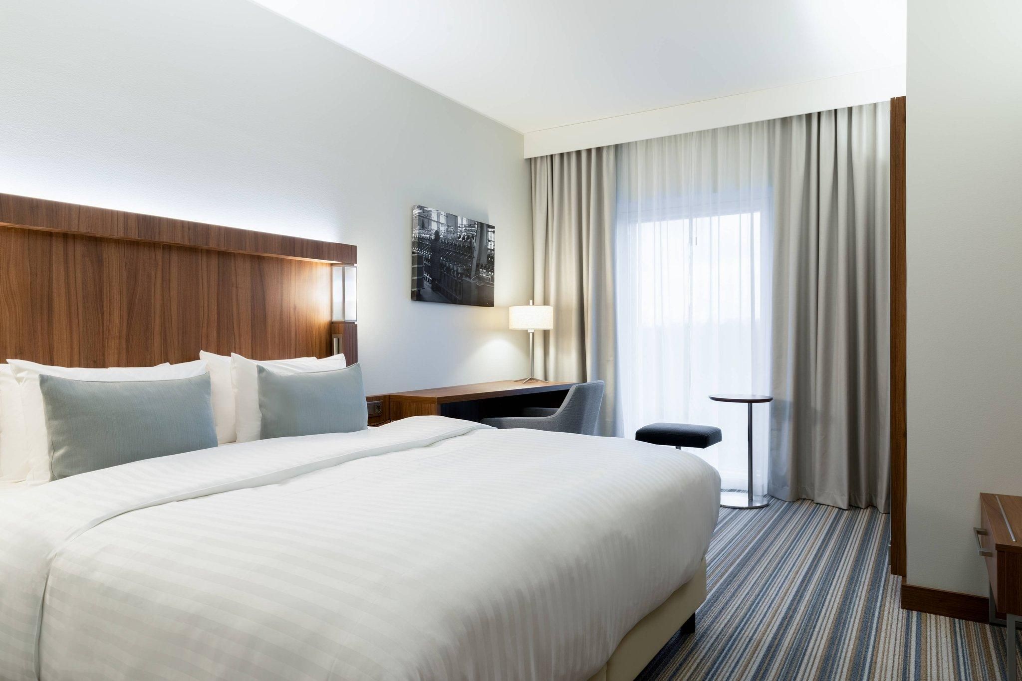 1 Bed Room Suite - King, 1 Bedroom Suite, 1 King, High floor