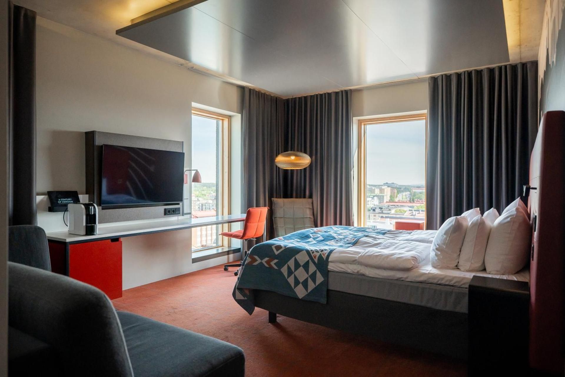 Deluxe King Room