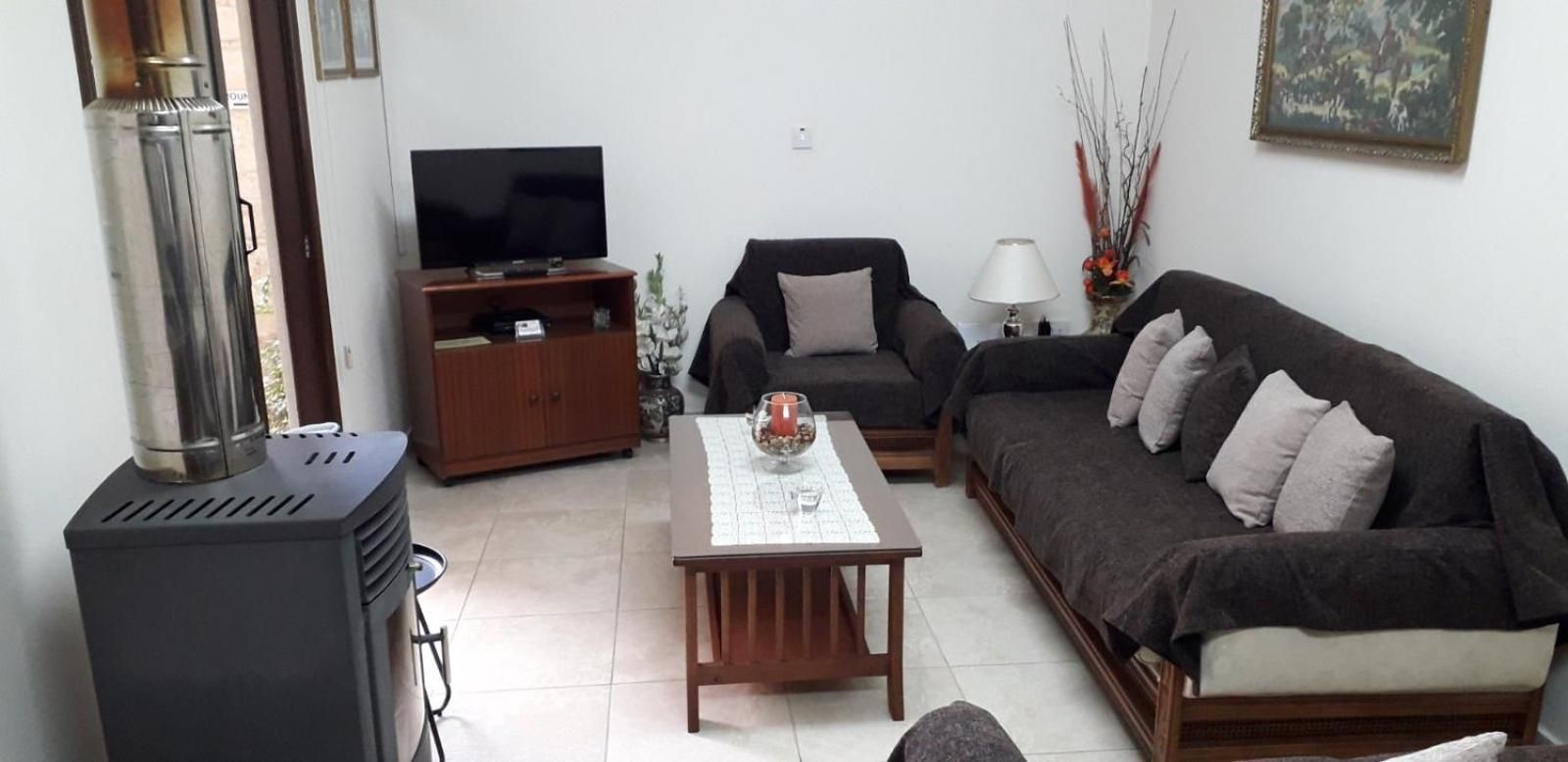 Two-Bedroom Apartment with Mountain View