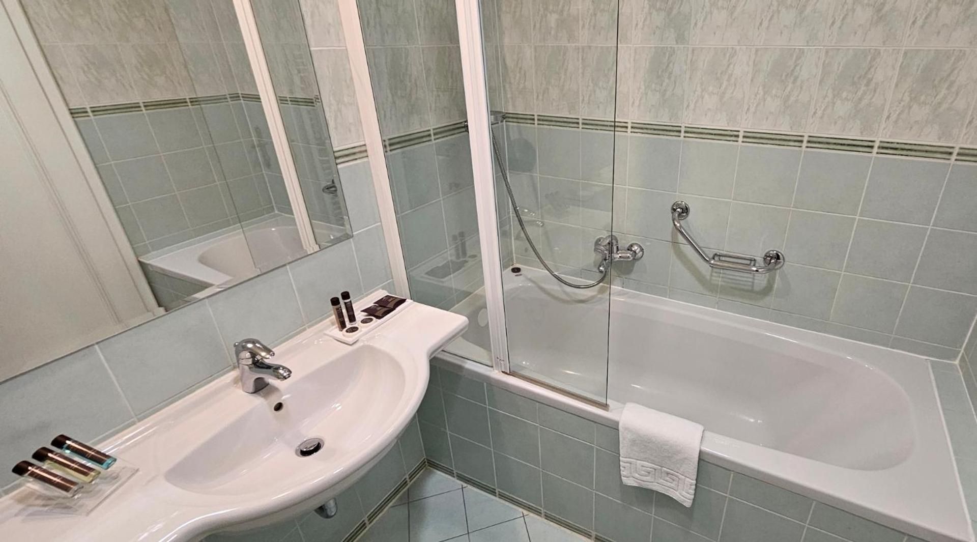 Premium Quadruple Room
