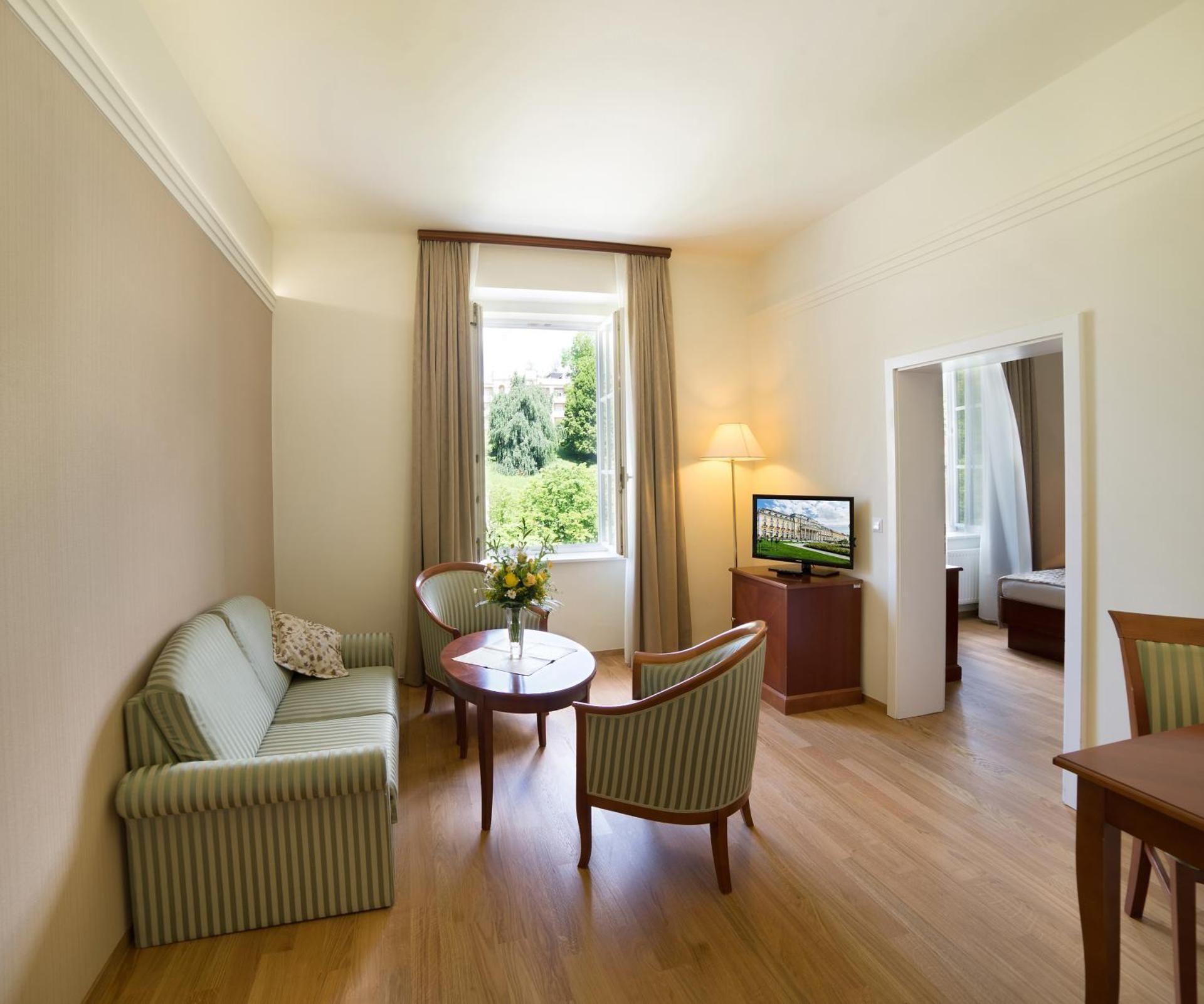 Premium Suite with Garden View
