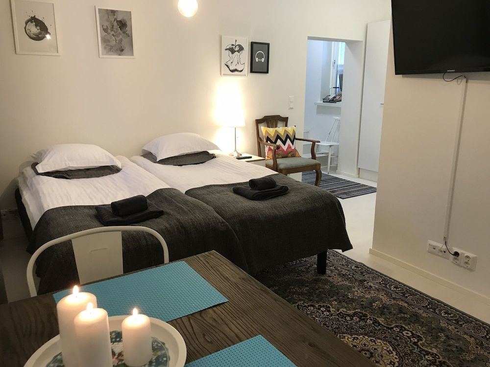 Green Door Apartments Superior Apartment 6