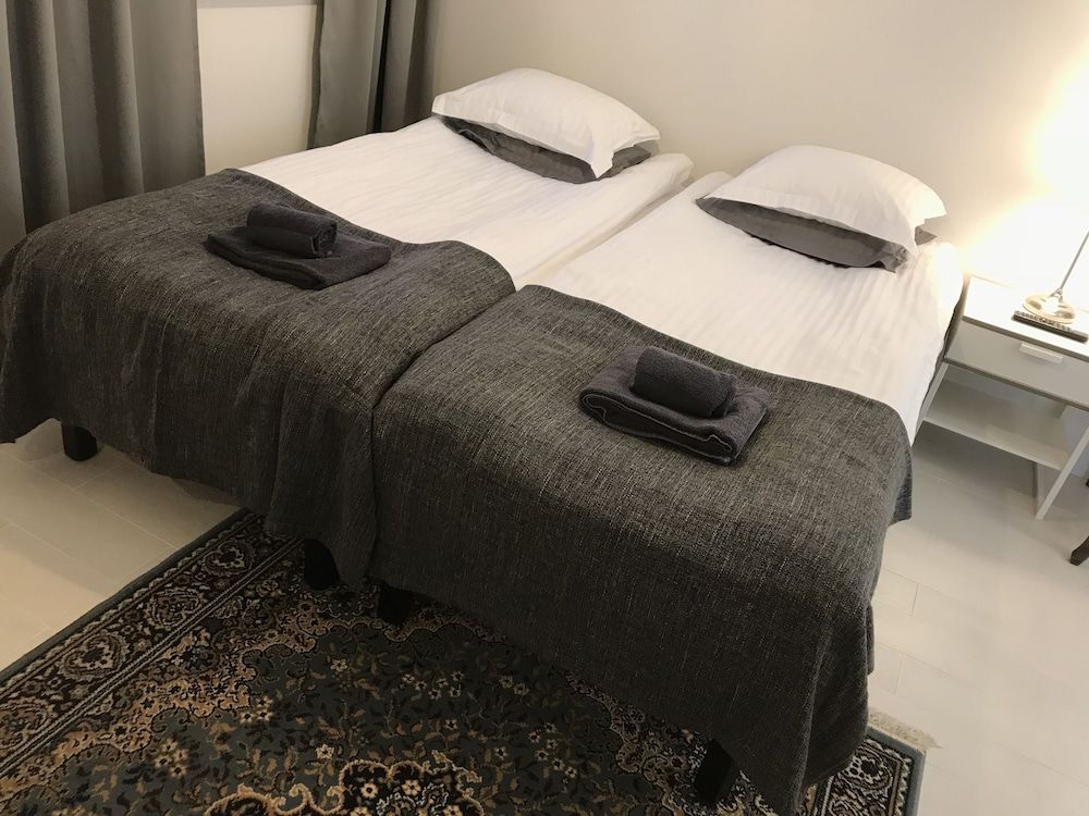 Green Door Apartments Superior Apartment 5