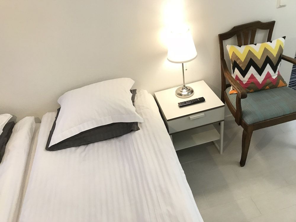 Green Door Apartments Superior Apartment 2