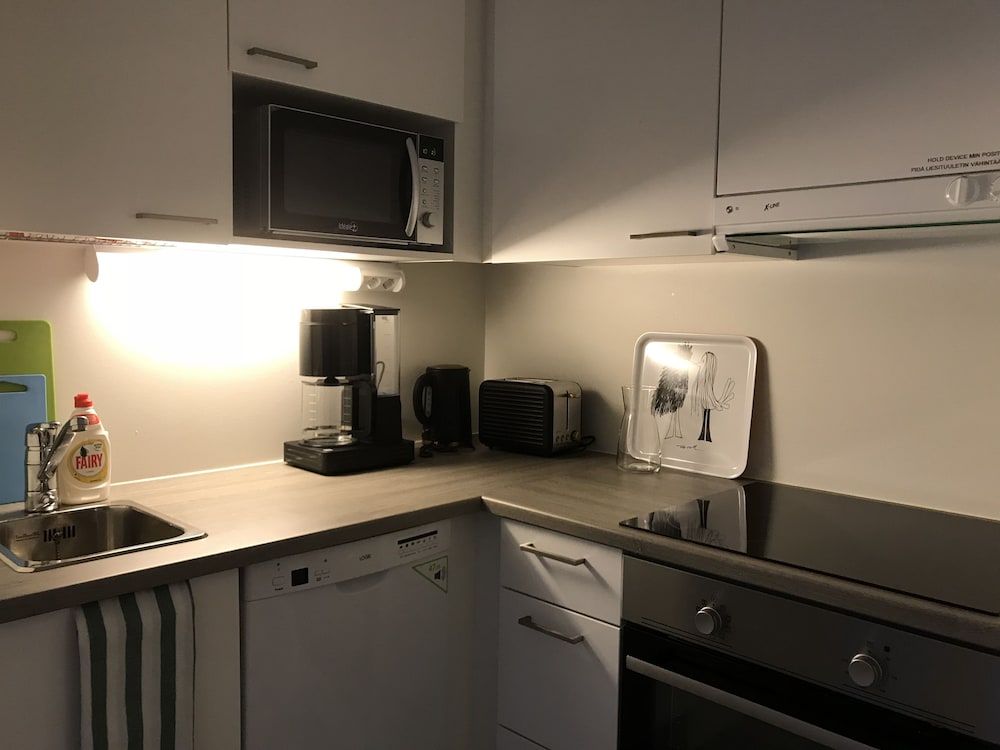 Green Door Apartments Deluxe Apartment 13