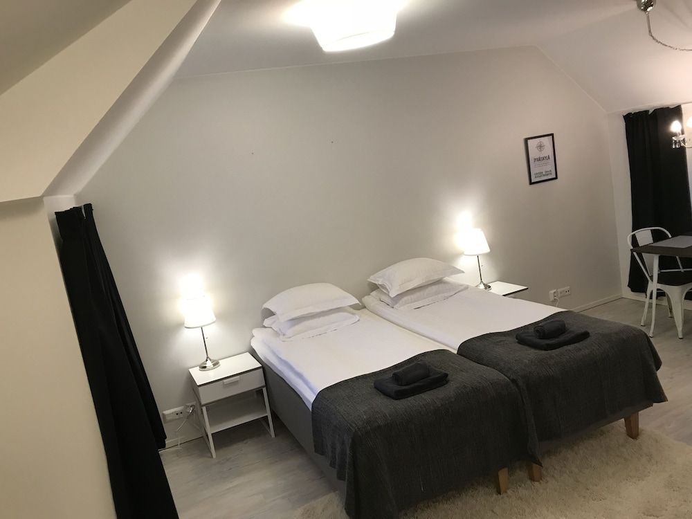 Green Door Apartments Deluxe Apartment 8