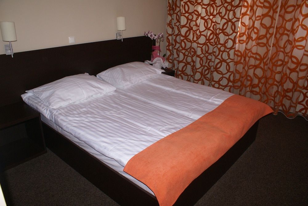 Hotel Prunk Standard Twin Room, 2 Twin Beds