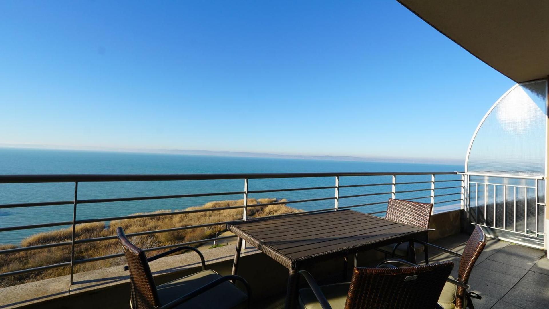 Penthouse One-Bedroom Apartment