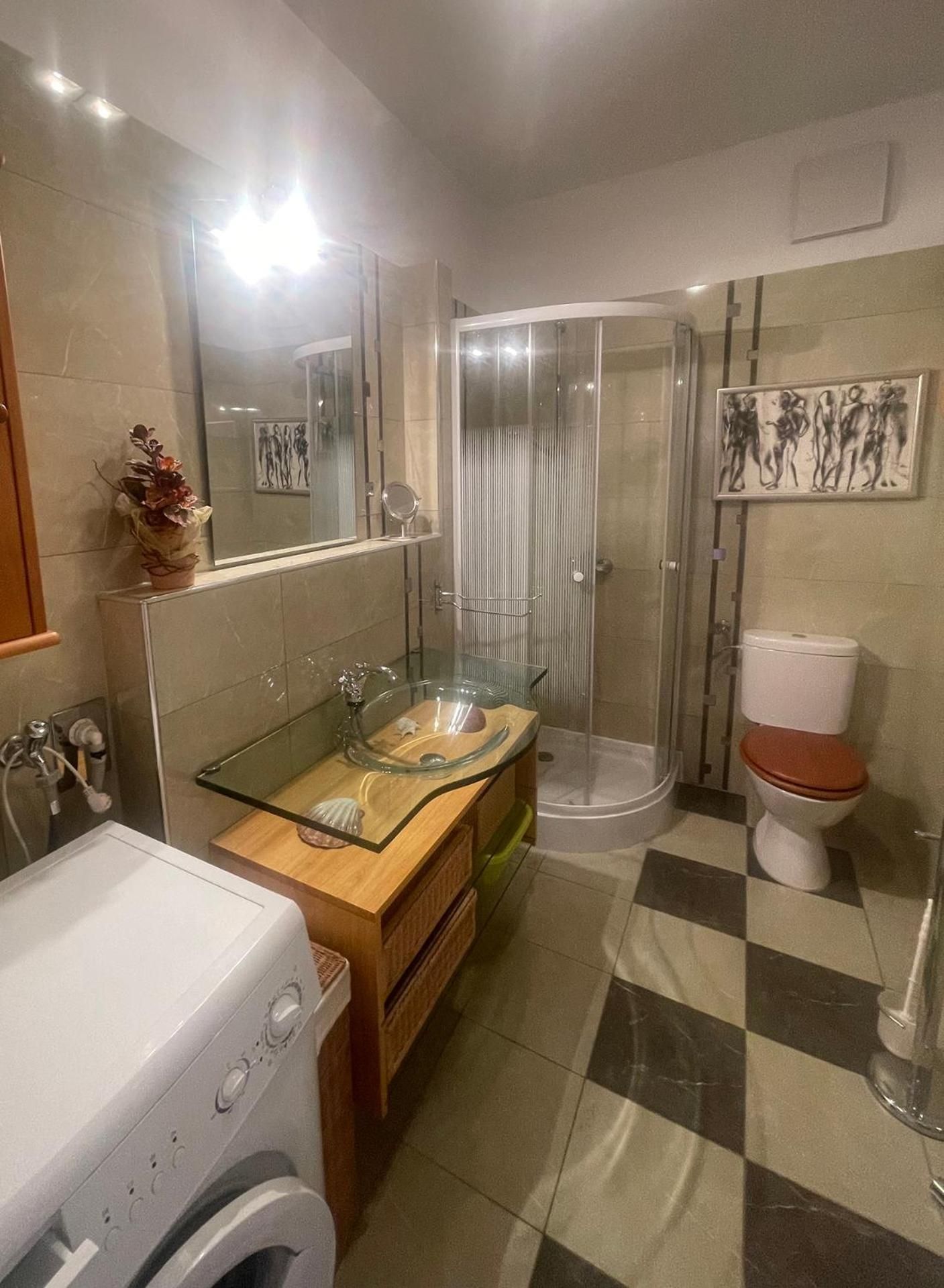 Two-Bedroom Apartment with Lake View
