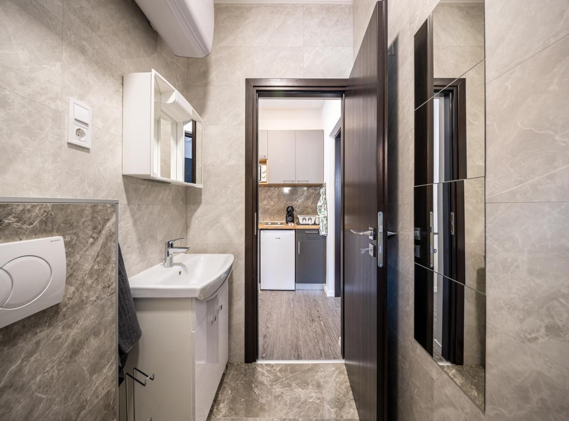 One-Bedroom Apartment with Terrace