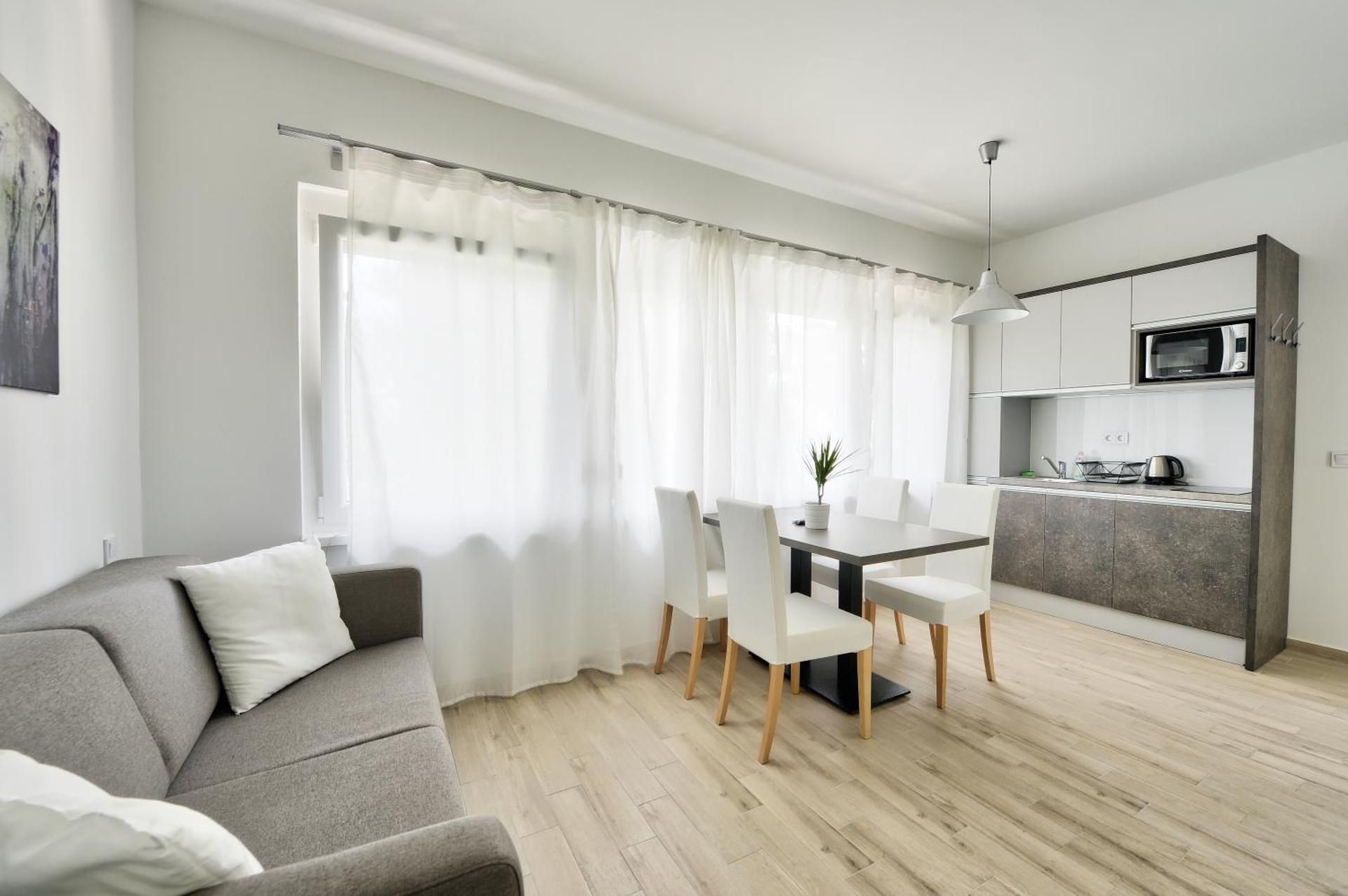 Premium One-Bedroom Apartment with Terrace or Balcony