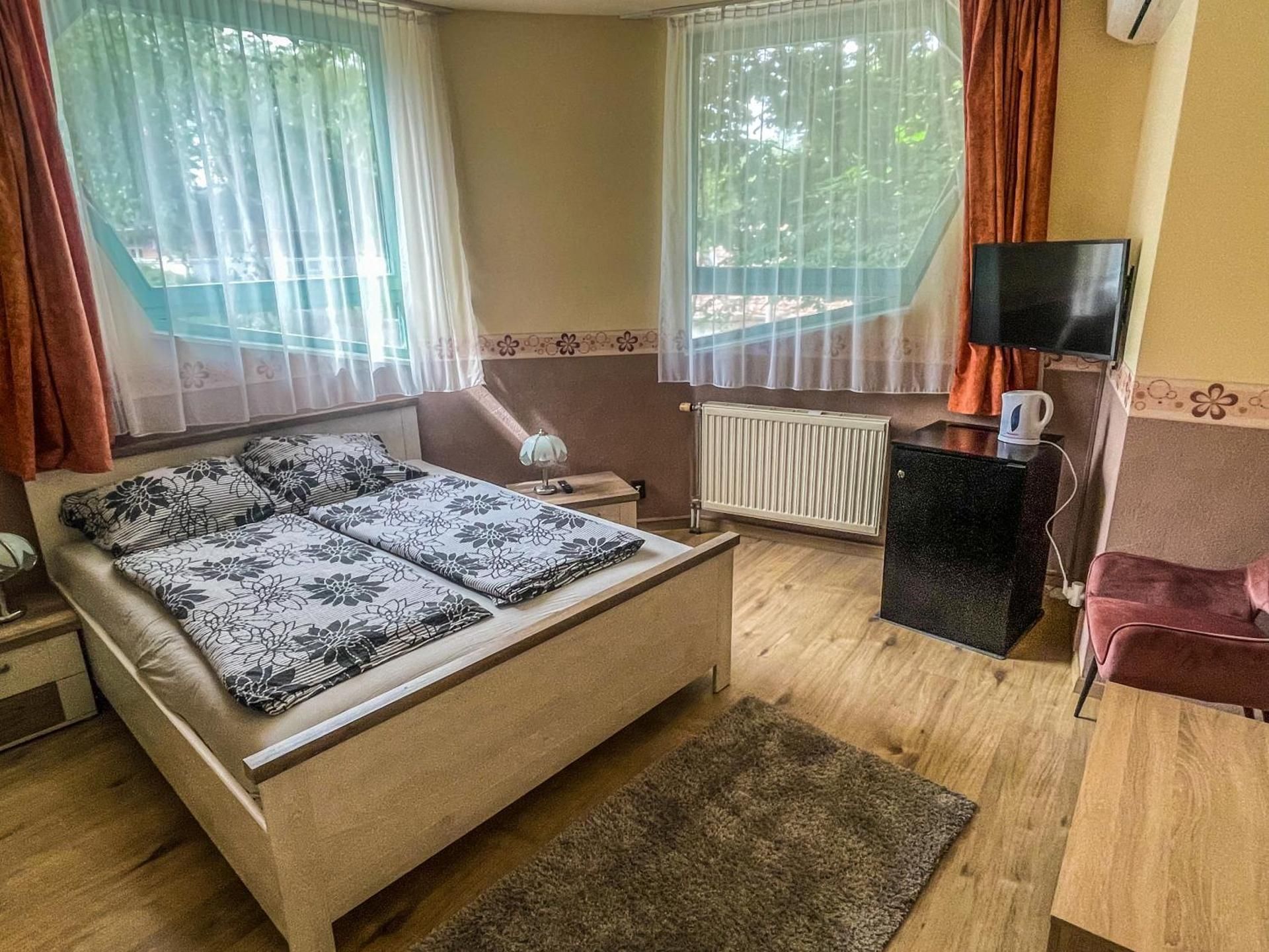Deluxe Double or Twin Room with Garden View