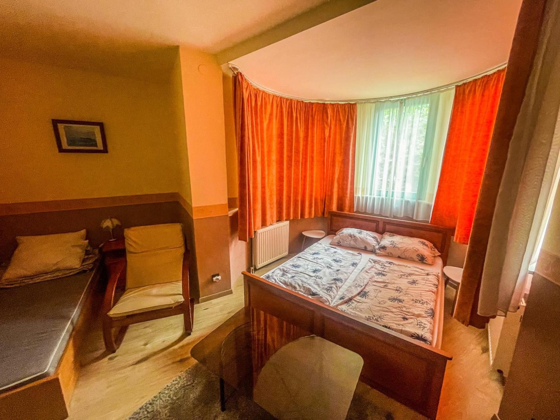 Comfort Triple Room with Shower