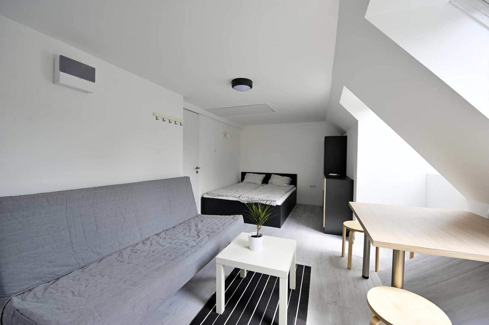 Studio (2 Adults)