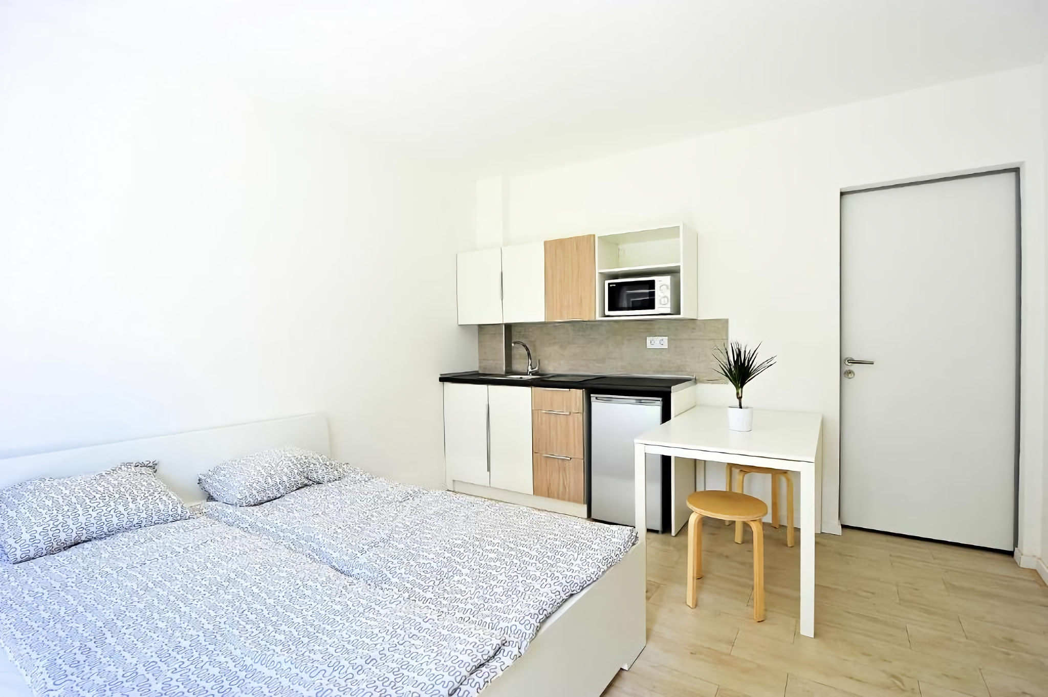 Studio Apartment with Balcony