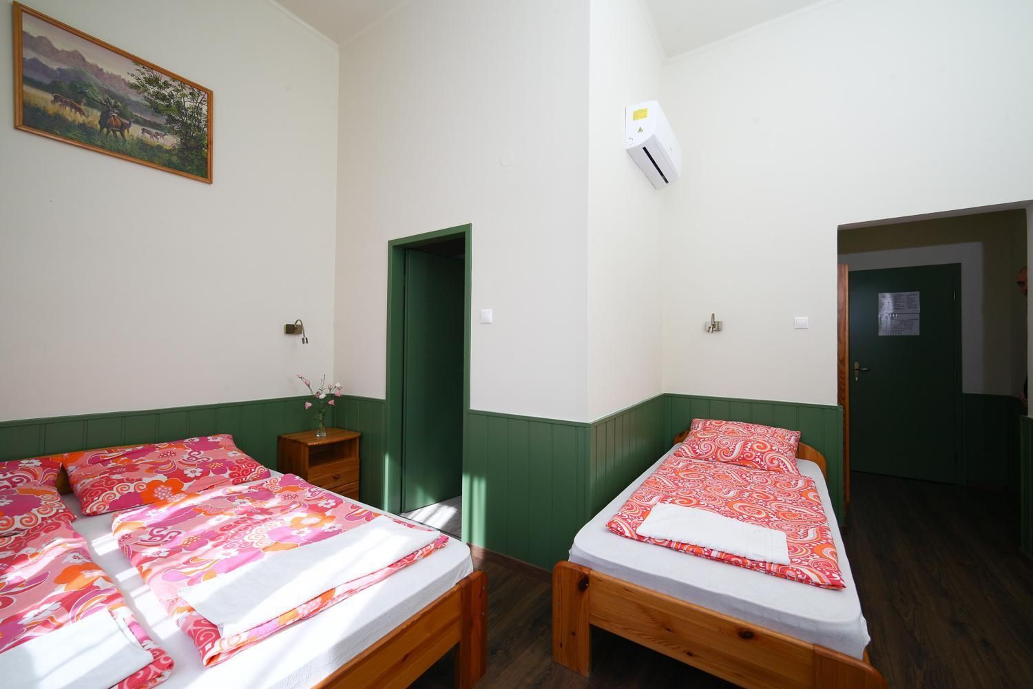 Quadruple Room with Private Bathroom